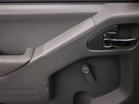 Used 2019 Nissan Frontier S image 24