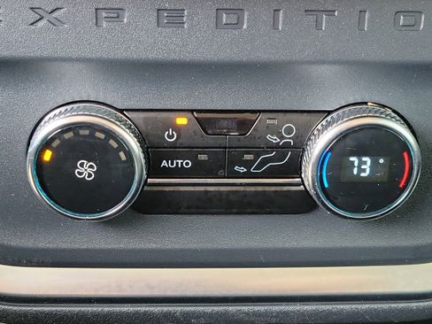 Used 2025 Ford Expedition Active RWD image 18