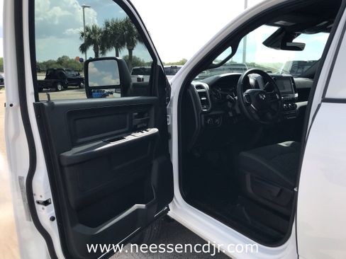 New 2026 RAM 3500 Tradesman w/ Chrome Appearance Group image 12