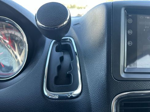 Used 2014 Dodge Grand Caravan SXT FWD image 18