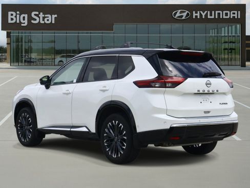 Used 2025 Nissan Rogue Platinum FWD image 3