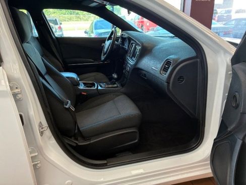 Used 2018 Dodge Charger SXT image 29