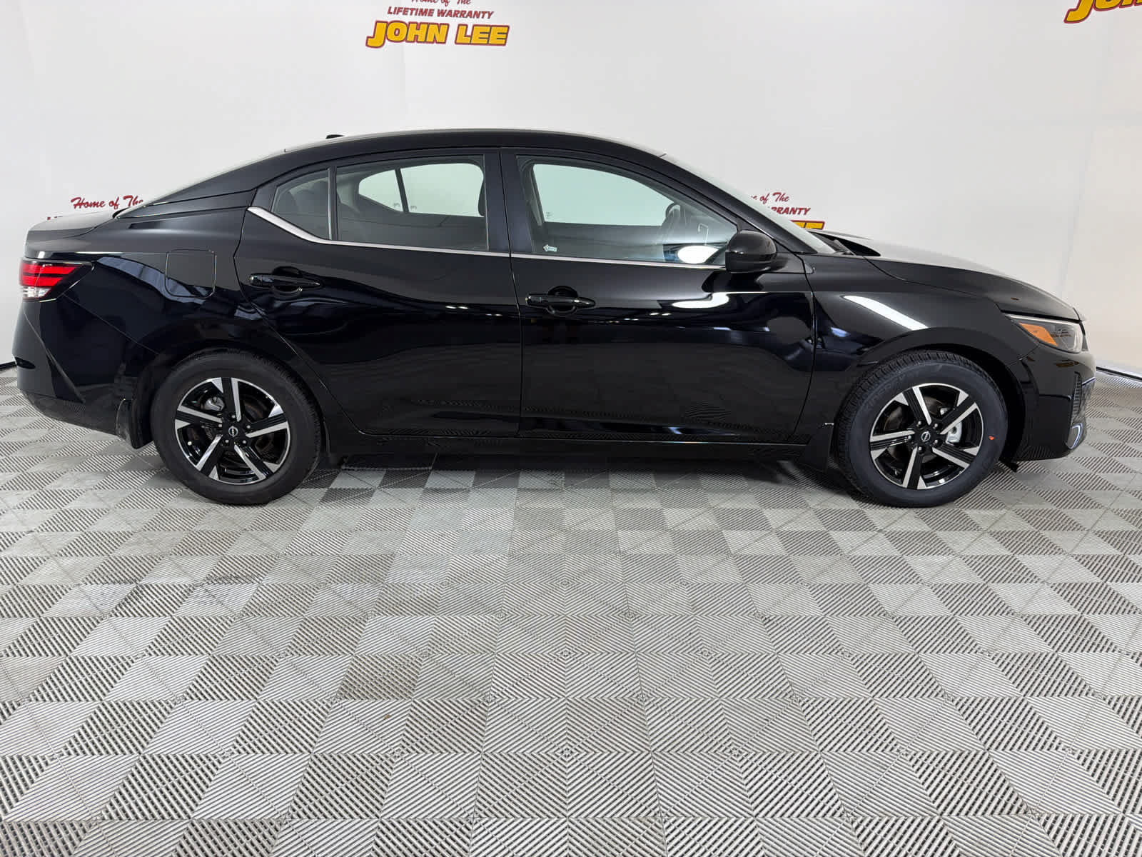 Used 2025 Nissan Sentra SV FWD image 6