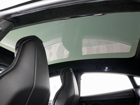 Used 2024 Porsche Taycan GTS image 19