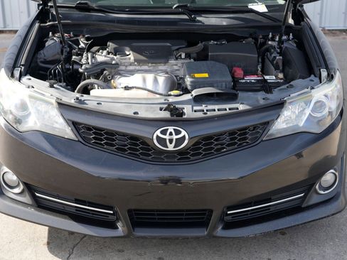Used 2014 Toyota Camry SE image 7