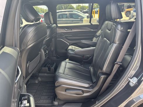 Used 2023 Jeep Grand Cherokee L Overland AWD/4WD image 32