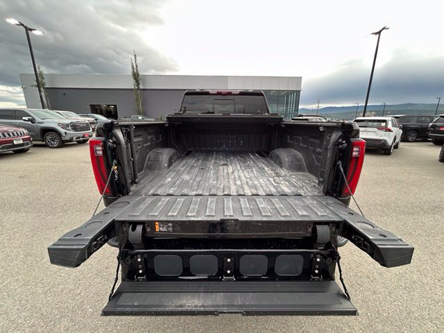 Used 2025 GMC Sierra 3500 Denali Ultimate AWD/4WD image 12