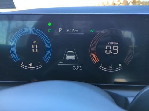 Certified 2025 Hyundai Santa Cruz SEL image 30