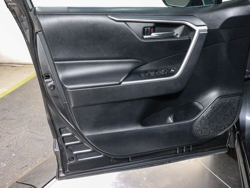 Certified 2019 Toyota RAV4 XLE w/ Convenience Package FWD image 24