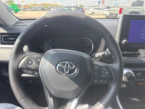 Used 2025 Toyota RAV4 XLE w/ Convenience Package FWD image 13