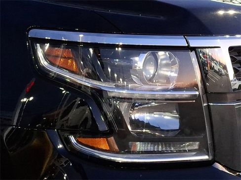 Used 2018 Chevrolet Tahoe LT image 13