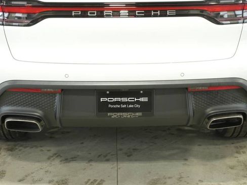 New 2026 Porsche Macan image 38