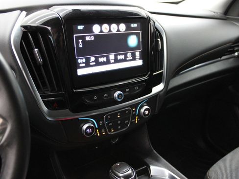 Used 2018 Chevrolet Traverse LT image 23
