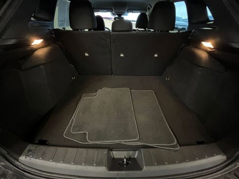 Used 2025 Nissan Kicks SV image 31