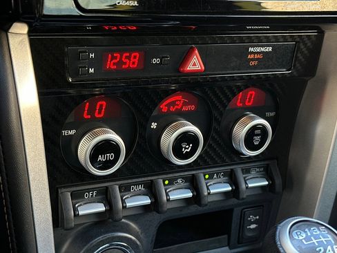 Used 2017 Subaru BRZ Series.Yellow image 17