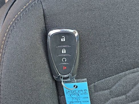 Used 2018 Chevrolet Equinox LT image 33