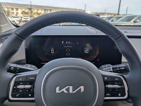 New 2025 Kia Sorento S w/ Panoramic Sunroof Package image 32