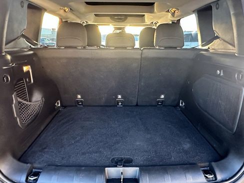 Used 2018 Jeep Renegade Latitude w/ Cold Weather Group image 7