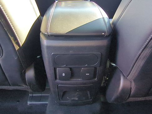 Used 2023 Ford Explorer XLT w/ Equipment Group 202A image 29