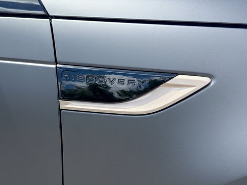 New 2026 Land Rover Discovery Limited Edition AWD/4WD image 11