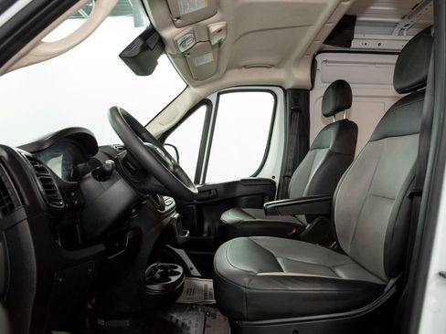 Used 2025 RAM ProMaster 2500 w/ Convenience Group FWD image 7
