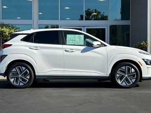 Used 2022 Hyundai Kona SEL w/ Convenience Package image 3