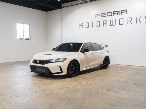 Used 2023 Honda Civic Type R image 2