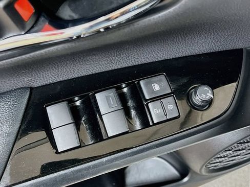 Used 2022 Toyota Prius Prime XLE FWD image 18