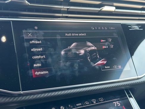 Used 2023 Audi RS Q8 AWD/4WD image 45
