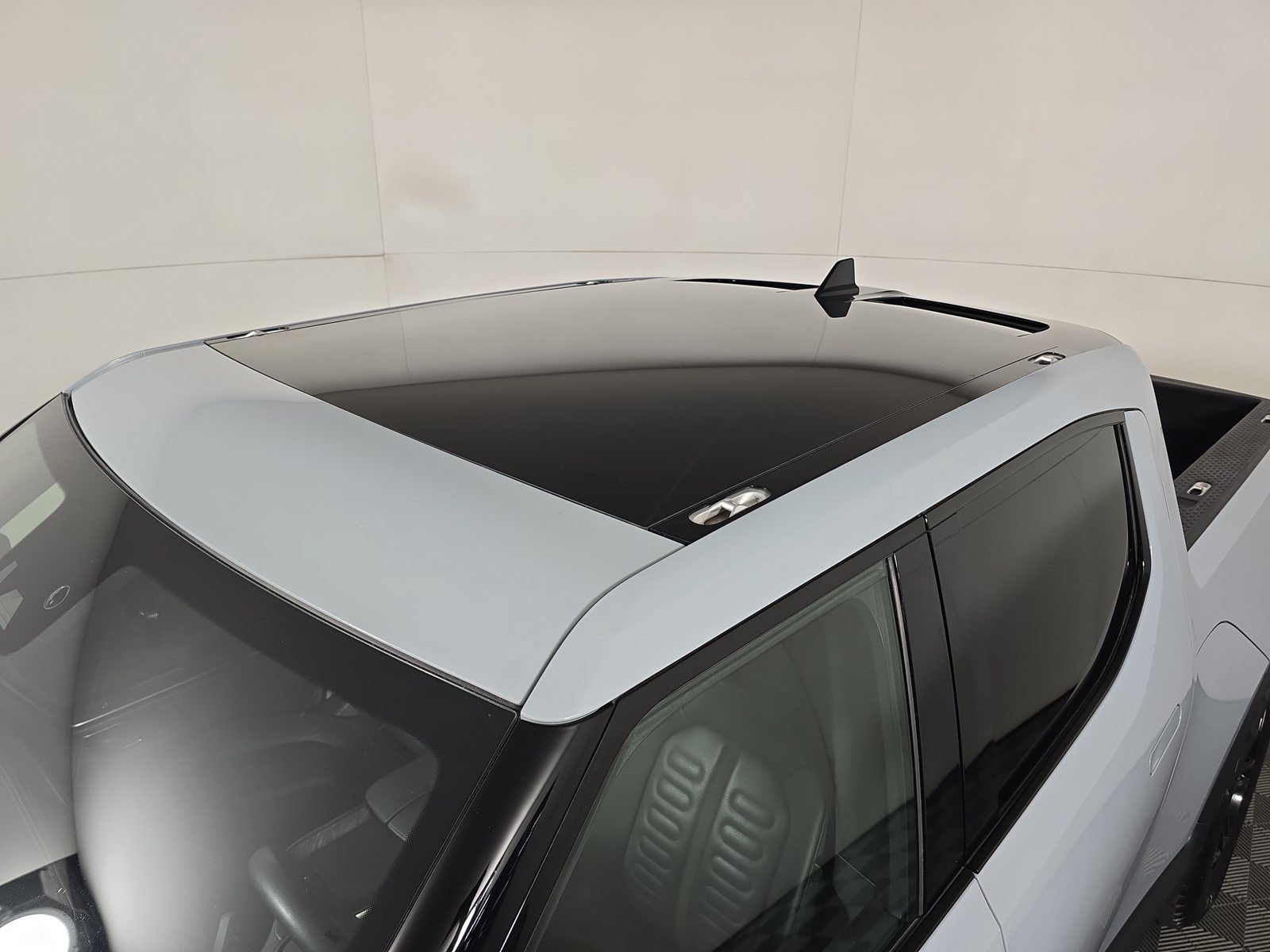 Used 2022 Rivian R1T Adventure AWD/4WD image 13