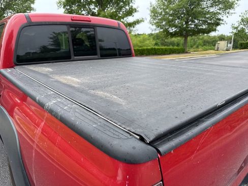 Used 2014 Toyota Tacoma PreRunner w/ Convenience Package RWD image 11