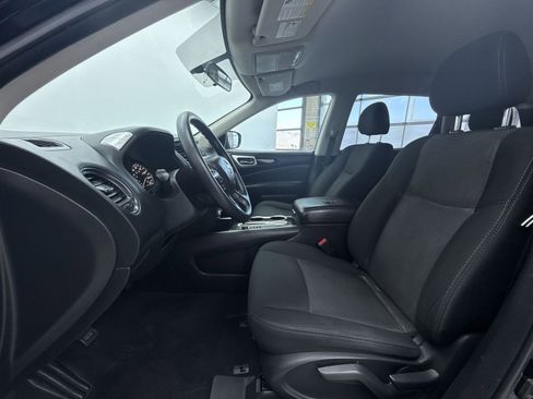 Used 2020 Nissan Pathfinder S image 11