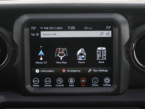 Used 2023 Jeep Gladiator Overland image 16