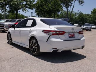 Used 2018 Toyota Camry SE FWD video 3