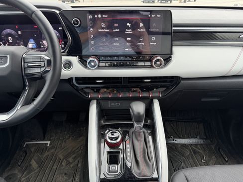 Used 2024 GMC Canyon AT4X AWD/4WD image 22