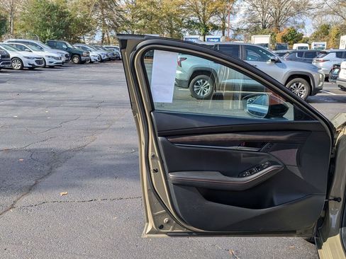 Used 2024 MAZDA MAZDA3 s image 11