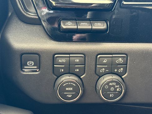 New 2026 Chevrolet Silverado 1500 ZR2 w/ LPO, Dark Essentials Package AWD/4WD image 31
