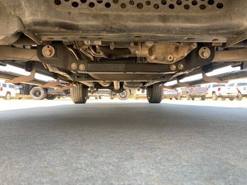 Used 2019 RAM 1500 Laramie AWD/4WD image 12