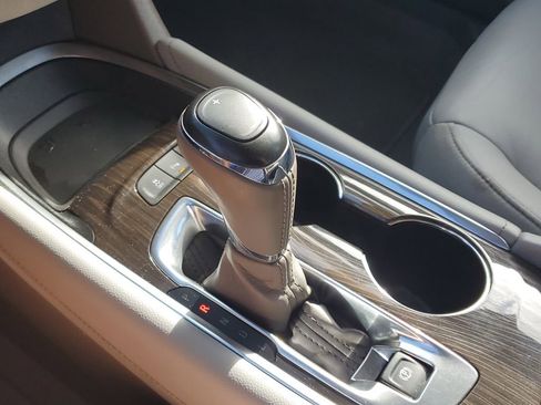 Used 2019 Chevrolet Malibu Premier w/ Sun and Wheel Package FWD image 31
