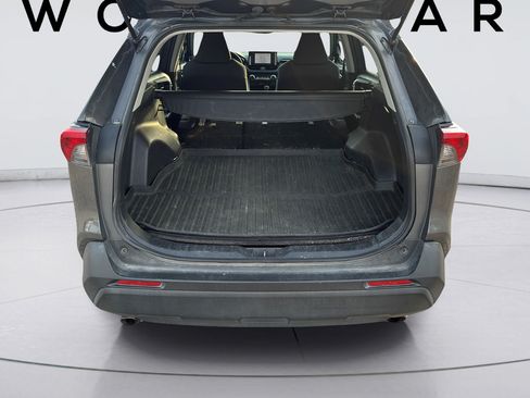 Used 2022 Toyota RAV4 XLE AWD/4WD image 19