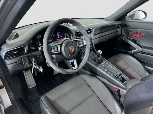 Certified 2018 Porsche 911 Carrera T RWD image 4