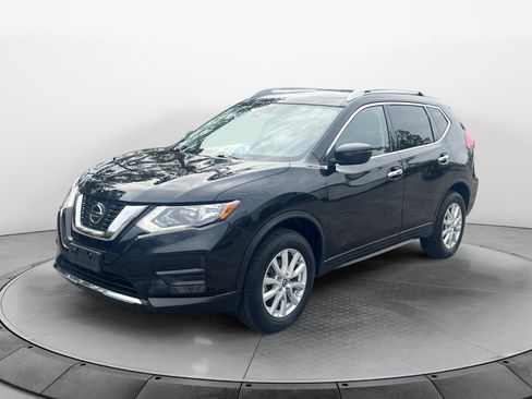 Used 2019 Nissan Rogue SV image 3