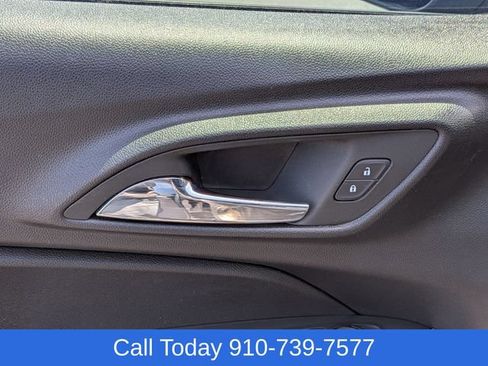 Used 2024 Chevrolet Trax RS FWD image 13