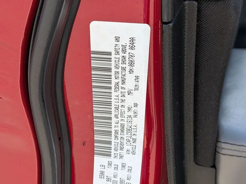 Used 2014 Jeep Cherokee Latitude FWD image 31