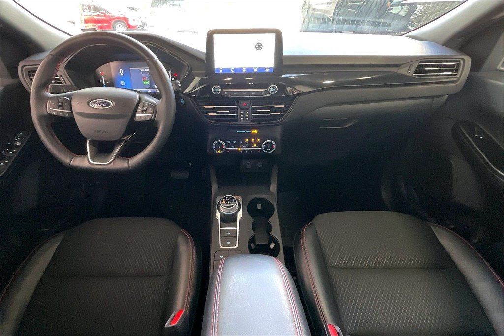 Used 2025 Ford Escape ST-Line Select AWD/4WD image 6