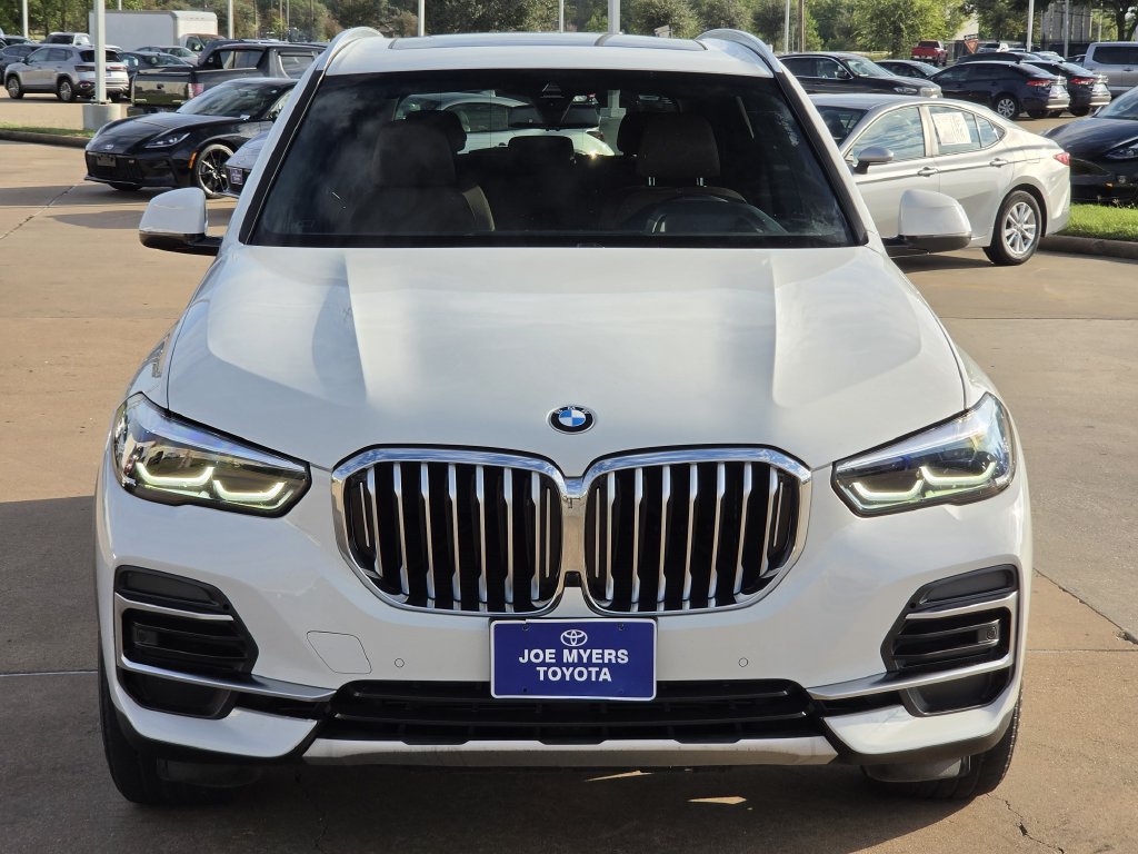 Used 2022 BMW X5 sDrive40i w/ Luxury Seating Package RWD image 3