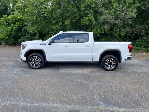 Used 2025 GMC Sierra 1500 AT4 w/ AT4 Premium Package AWD/4WD image 2