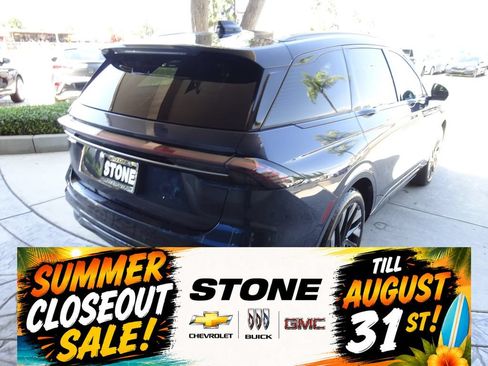 Used 2024 Lincoln Nautilus Reserve w/ Jet Appearance Package (87T) AWD/4WD image 7