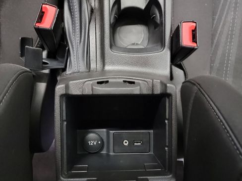 Used 2016 Ford Focus SE w/ Reverse Sensing Package FWD image 28