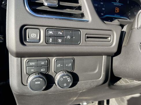 Certified 2024 Chevrolet Suburban RST w/ Luxury Package image 19